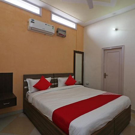 Oyo Flagship Mann Bed And Breakfast Rājpura Exterior foto