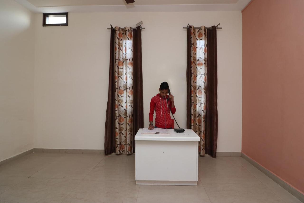 Oyo Flagship Mann Bed And Breakfast Rājpura Exterior foto